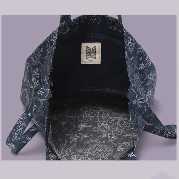 BTS Dalmajung 2WAY Bag Navy BRAND NEW - Picture 4 of 5